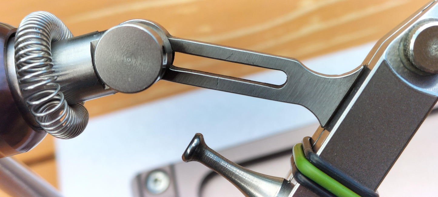 Rotating Fly Tying Vise – 360° Rotary with Adjustable Tension